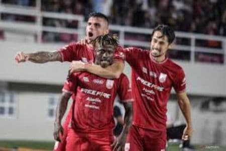 persis_solo_kalahkan_semen_padang_32_dramatis_di_pekan_ke17_bri_super_league_20252026
