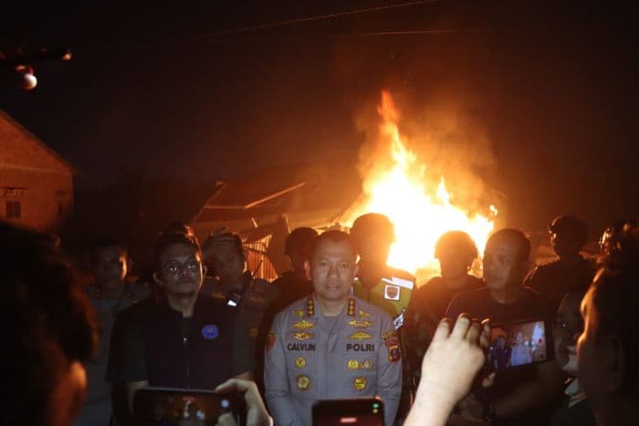 polisi_putus_aliran_listrik_jermal_15_deli_serdang
