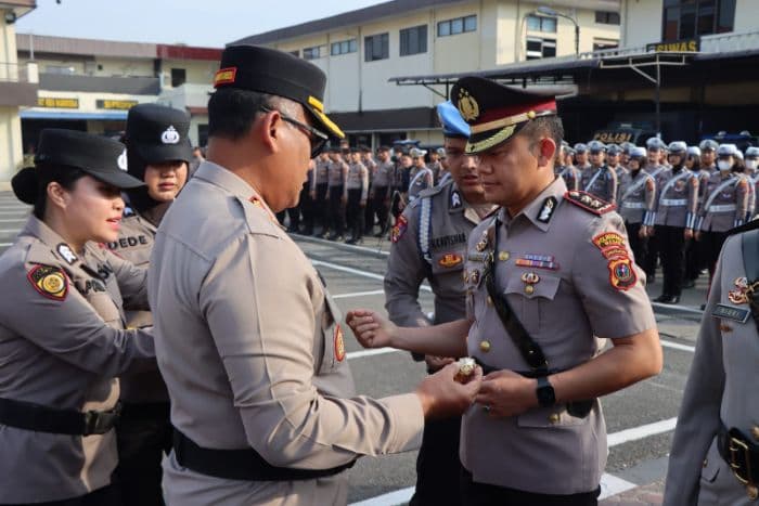 kabag_lima_kasat_dan_enam_kapolsek_polrestabes_medan_sertijab