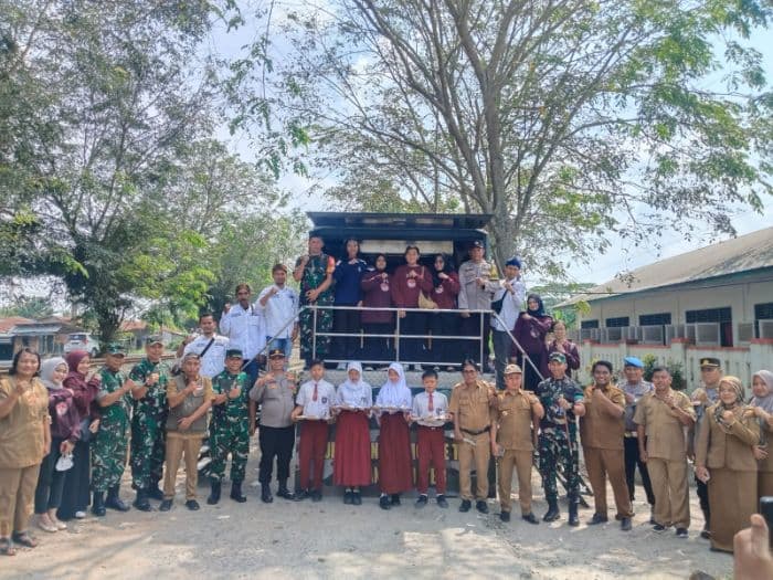 kabekangdam_ibb_dan_dandim_0204ds_tinjau_program_mbg_di_sd_negeri_101952_tualang_