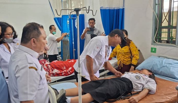 jumlah_korban_keracunan_mbg_dari_dua_sekolah_di_dairi_mencapai_258_orang_