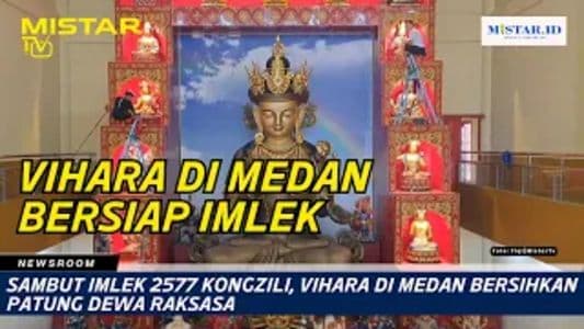 newsroom_sambut_imlek_2577_kongzili_vihara_di_medan_bersihkan_patung_dewa_raksasa