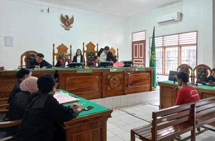 edarkan_uang_palsu_di_pasar_malam_medan_pria_ini_divonis_15_tahun_penjara