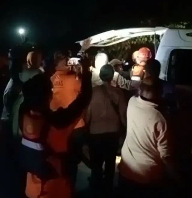 jasad_bocah_12_tahun_hanyut_di_sungai_lae_simbelin_dairi_langsung_dikebumikan_dini_hari