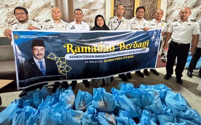kemenimipas_salurkan_1500_bansos_di_medan_saat_ramadan_disalurkan_lewat_imigrasi_tpi_medan