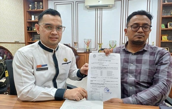 pud_pasar_medan_ajukan_pk_untuk_lindungi_pedagang_pasar_sambas