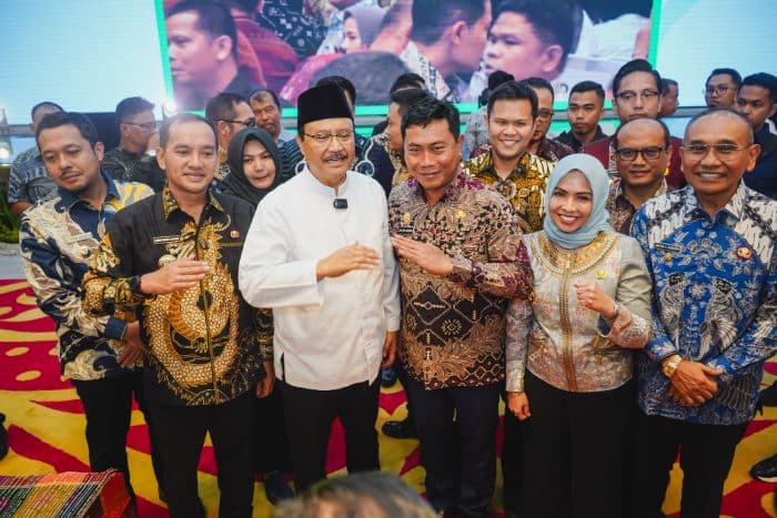 bupati_maya_dukung_sekolah_rakyat_untuk_pendidikan_gratis_di_labuhanbatu