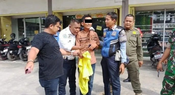 enam_jukir_liar_ditertibkan_di_lubuk_pakam_pemkab_deli_serdang_perangi_pungli_parkir