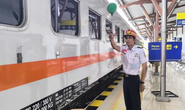 1578_petugas_kai_divre_i_sumut_kantongi_sertifikat_kompetensi_resmi