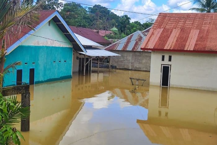 banjir_kendari_meluas_797_rumah_terendam_dan_3517_warga_terdampak