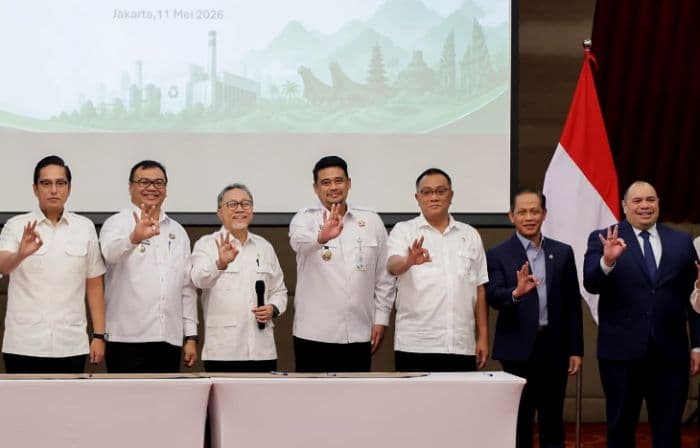 gubernur_bobby_teken_mou_psel_dengan_danantara_targetkan_medan_raya_bebas_sampah