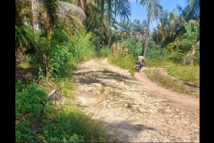 hampir_30_tahun_rusak_jalan_di_bosar_galugur_hambat_pendidikan_hingga_akses_kesehatan