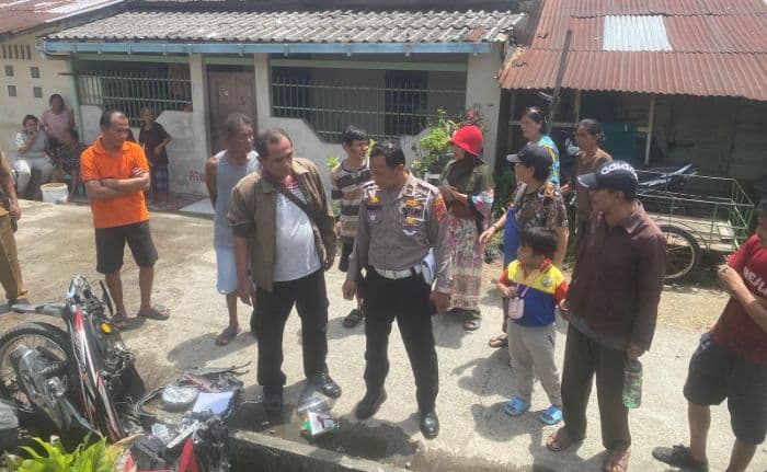 pengendara_motor_tewas_tersambar_kereta_api_di_perlintasan_cinta_damai_helvetia_