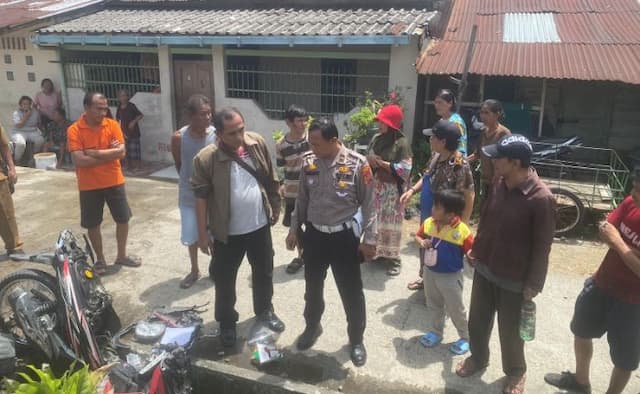 pengendara_motor_tewas_tersambar_kereta_api_di_perlintasan_cinta_damai_helvetia_