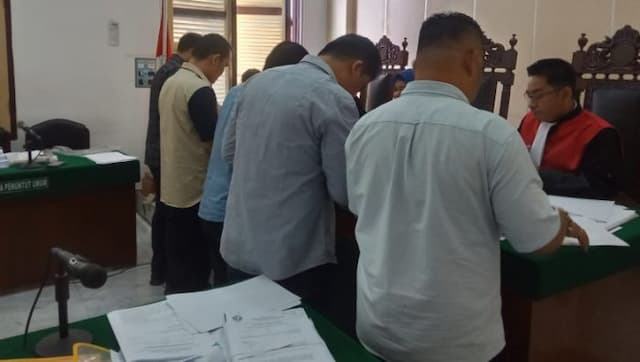 pn_medan_periksa_bukti_tambahan_gugatan_eks_buruh_pt_tor_ganda_