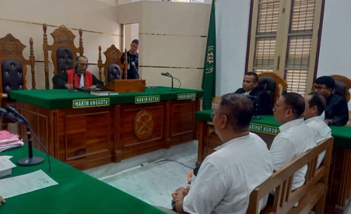 sidang_tuntutan_empat_terdakwa_korupsi_citraland_di_pn_medan_kembali_ditunda