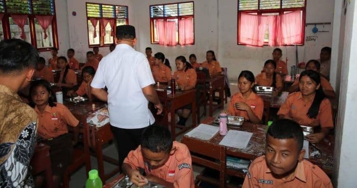 pemkab_taput_pastikan_anak_sekolah_dapat_makanan_bergizi_lewat_program_mbg