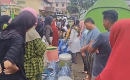 pasokan_air_bersih_mati_di_medan_lapk_desak_tirtanadi_ganti_rugi_ke_konsumen