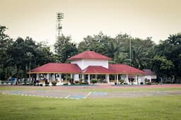 curi_honda_beat_di_alunalun_pemkab_deli_serdang_aksi_pelaku_terekam_cctv