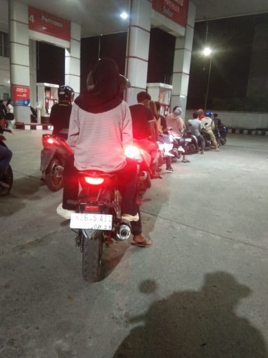 harga_pertamax_naik_antrean_pertalite_mengular_di_sejumlah_spbu_medan_utara