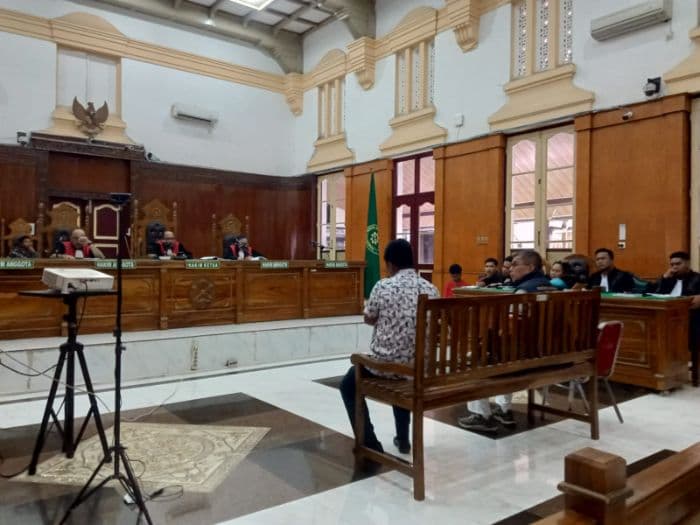 hinca_panjaitan_hadir_dalam_sidang_kasus_bbm_jeriken_di_pn_medan_sebagai_apa
