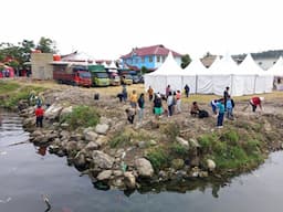 jelang_trail_of_the_kings_2026_ratusan_warga_gotong_royong_bersihkan_wfc_pangururan