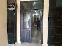 satuan_nrkoba_polres_toba_grebek_cafe_di_balige_belasan_orang_diamankan_