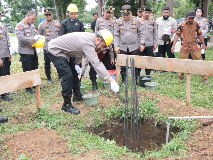 polres_binjai_bangun_gereja_oikumene_untuk_personel_nasrani
