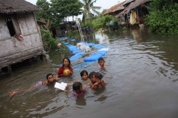 pesisir_medan_utara_diterjang_banjir_rob_25_meter_hingga_hari_kemerdekaan_ri