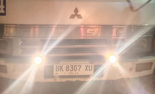 truk_molen_tabrak_warga_di_medan_labuhan_korban_alami_luka_serius