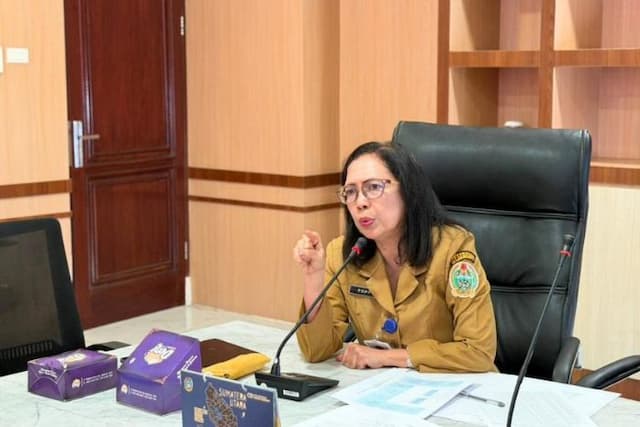 usai_dimarahi_bobby_nasution_poppy_hutagalung_dicopot_dari_kabiro_perekonomian