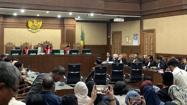 kasus_kuota_haji_yaqut_didakwa_rugikan_negara_rp622_miliar