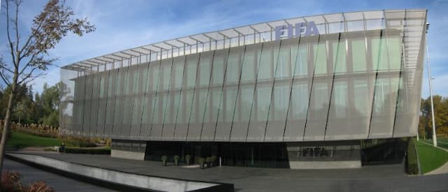 fifa_ubah_aturan_transfer_mulai_2027_era_klausul_pelepasan_fantastis_terancam_berakhir_
