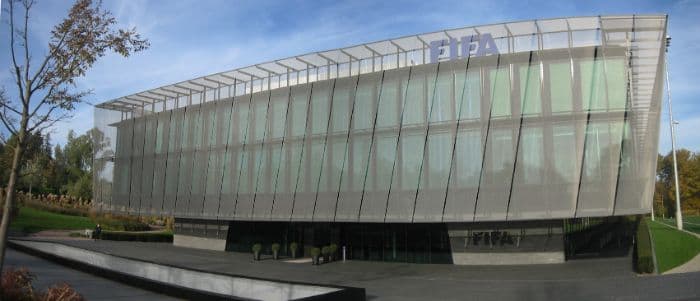 fifa_ubah_aturan_transfer_mulai_2027_era_klausul_pelepasan_fantastis_terancam_berakhir_