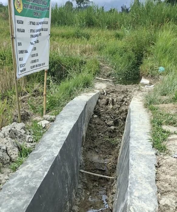 warga_soroti_kualitas_pekerjaan_irigasi_optimasi_lahan_di_dairi_diduga_dikerjakan_asalasalan_