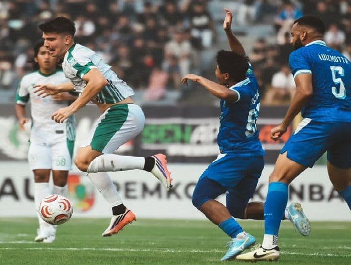 psms_medan_takluk_21_dari_psps_pekanbaru_puncak_klasemen_terancam