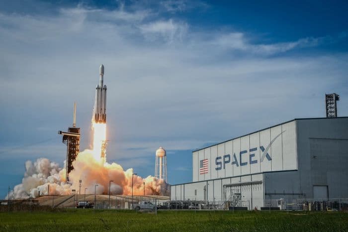 ipo_spacex_bisa_capai_15_triliun_kekayaan_elon_musk_berpotensi_melonjak