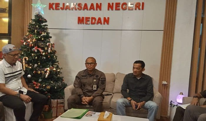 kejari_medan_tangani_15_kasus_korupsi_sepanjang_2025_ungkap_progres_lapangan_merdeka