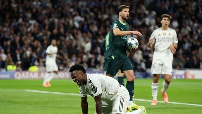 real_madrid_dipermalukan_lagi_di_bernabeu_fans_layangkan_cemoohan_