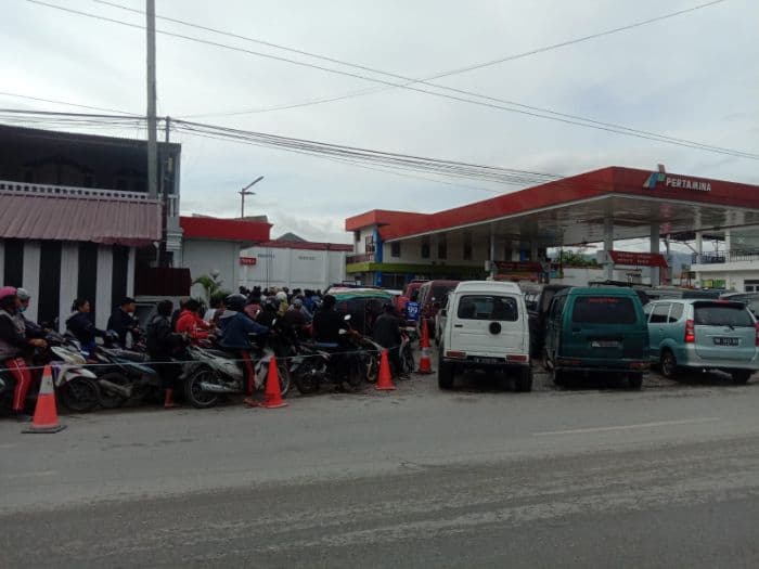 stok_bbm_dinyatakan_aman_spbu_di_toba_tetap_tak_mampu_layani_kendaraan