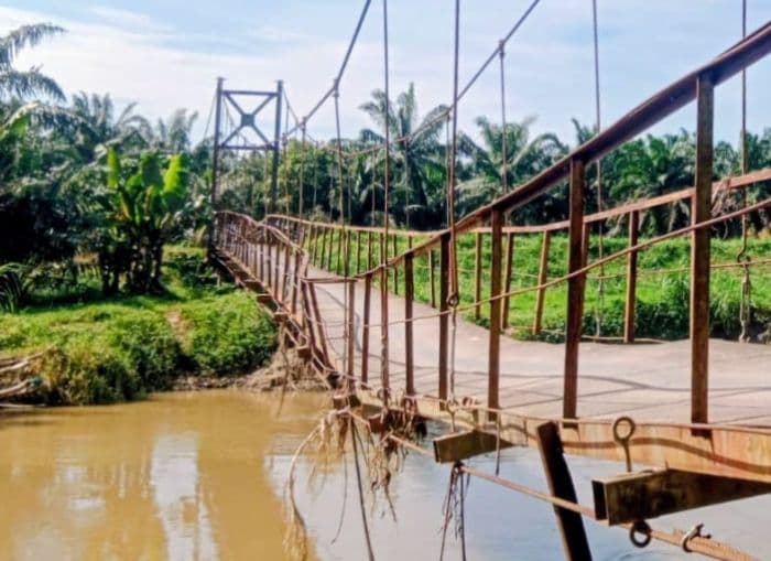 warga_kandangan_minta_perbaikan_jembatan_bailey_yang_nyaris_putus_di_batu_bara