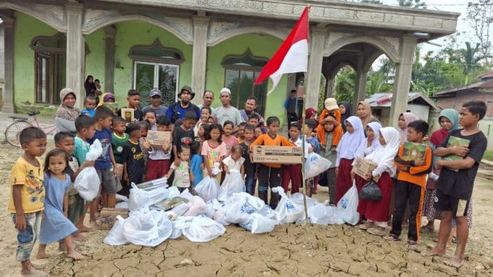 aksata_pangan_pastikan_distribusi_makanan_harian_di_medan_tak_terhenti