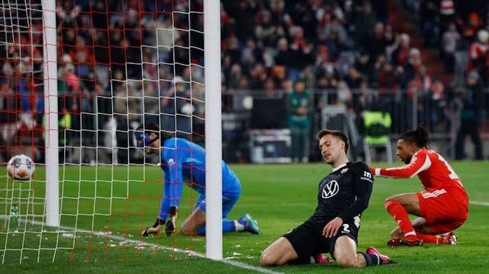 drama_gol_bunuh_diri_bayern_unggul_21_atas_wolfsburg_di_babak_pertama