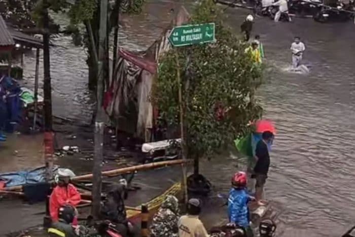 enam_rt_dan_empat_ruas_jalan_di_jakarta_terendam_banjir