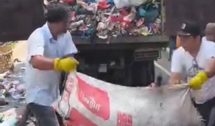 sampah_di_simalungun_tetap_diangkut_di_tengah_kontrak_baru_yang_masih_proses