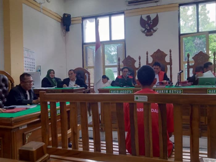 sidang_tuntutan_kasus_remaja_bawa_celurit_saat_tawuran_ditunda_lagi