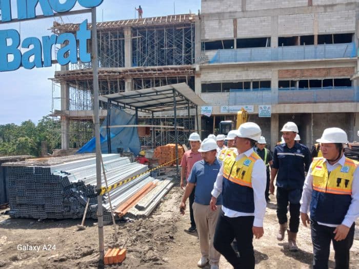gubernur_bobby_nasution_tinjau_rs_pratama_phtc_nias_barat_yang_alami_keterlambatan