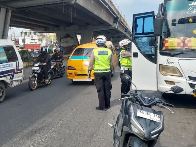 hari_ke11_operasi_keselamatan_toba_2026_polda_sumut_tindak_12090_pengendara_yang_melanggar