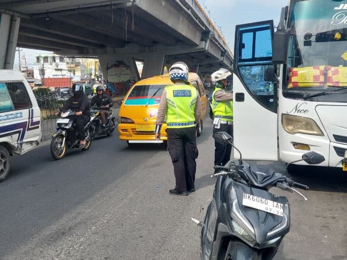 hari_ke11_operasi_keselamatan_toba_2026_polda_sumut_tindak_12090_pengendara_yang_melanggar