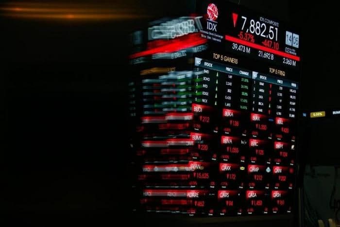 ihsg_ngebut_ke_level_8300